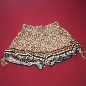 Hollister flowy flower design shorts. Size Small